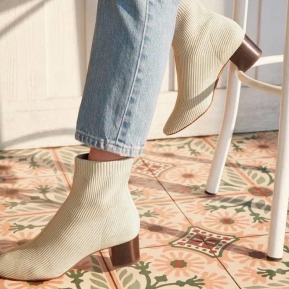 Joie Revolve Neely Stretch Rib Pull On Heeled Bootie 10 Ivory Sweater Knit Boots